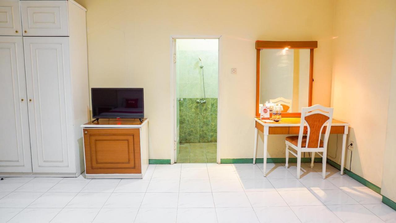 Oyo 2085 Chrysanta Hotel Bandung Exterior photo